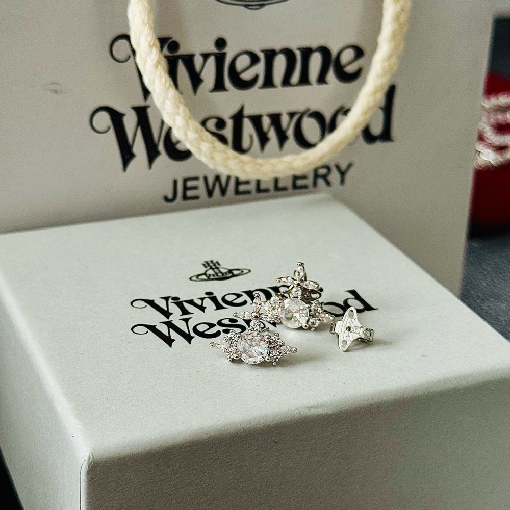 Vivienne Westwood Mini Bas Relief Pendant Necklace & Earrings - Picture 3 of 5